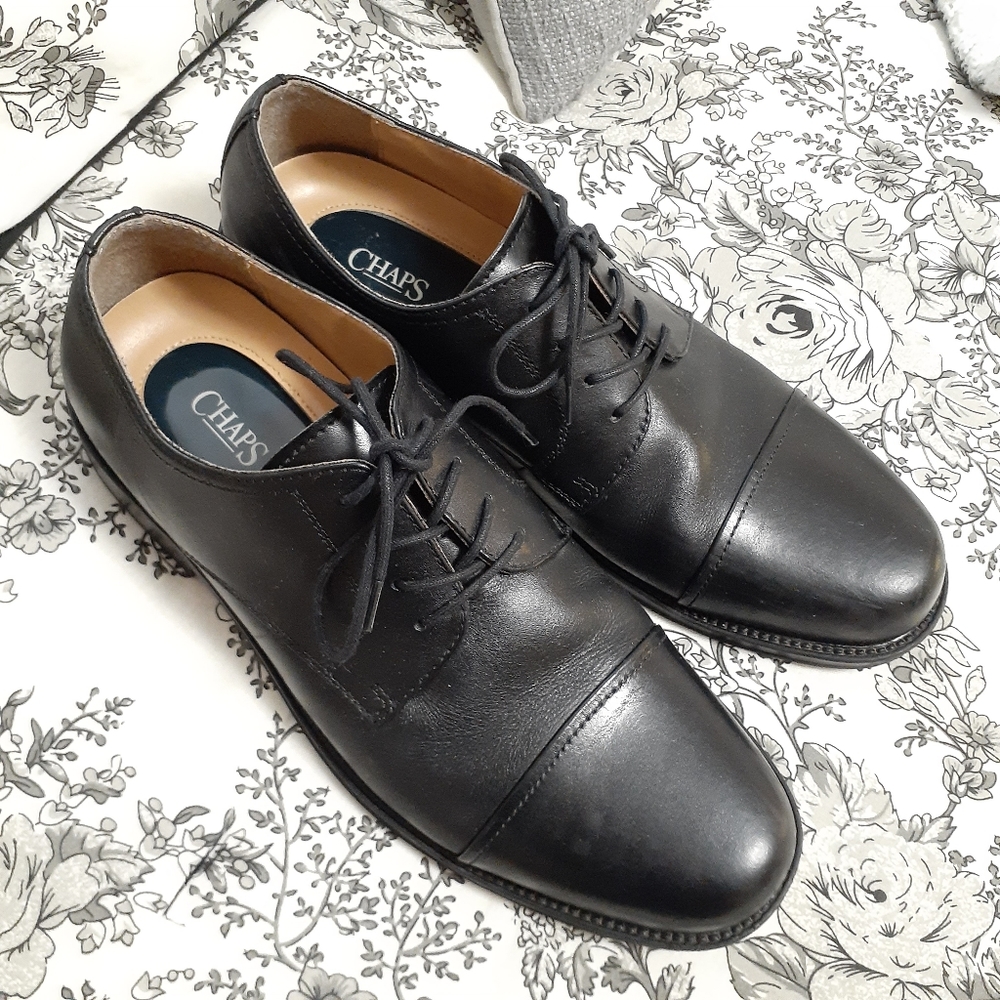 CHAPS Lace Up Leather Oxfords
